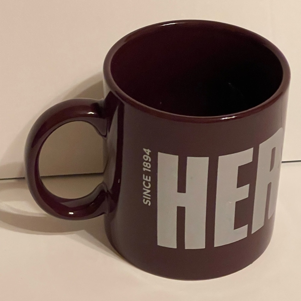 HERSHEY’S CHOCOLATE logo brown with silver letters, extra large mug